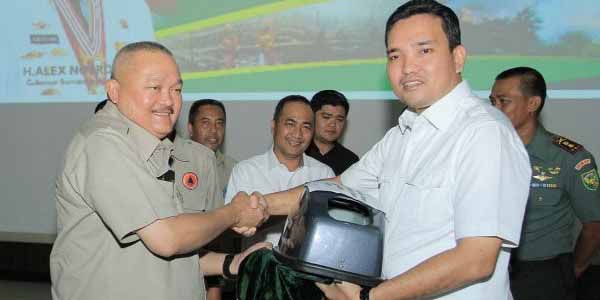 Alex Berikan Bantuan ke Muba