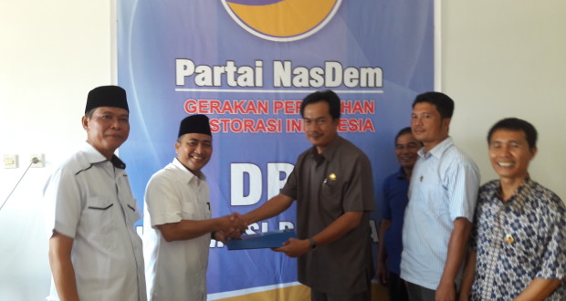 Bahrul dan Apriadi kembalikan berkas