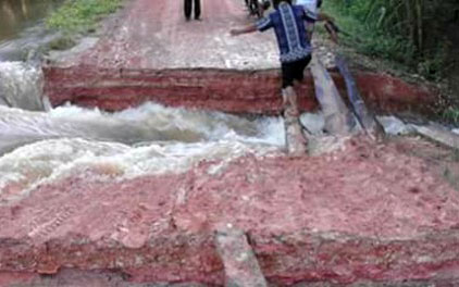 Jembatan-desa-Bailangu-Timur-Amblas-620x264