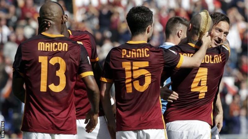 Pemain AS Roma Nainggolan Sukses Jebol Gawang Napoli (Reuters)