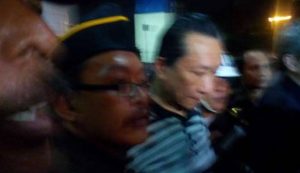 samadikun-hartono-saat-tiba-di-kejaksaan-agung-21-april-2016_vivacoid