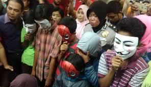 8 pelaku