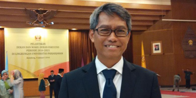 Rektor Universitas Padjadjaran Prof. Dr. med. Tri Hanggono Achmad, dr