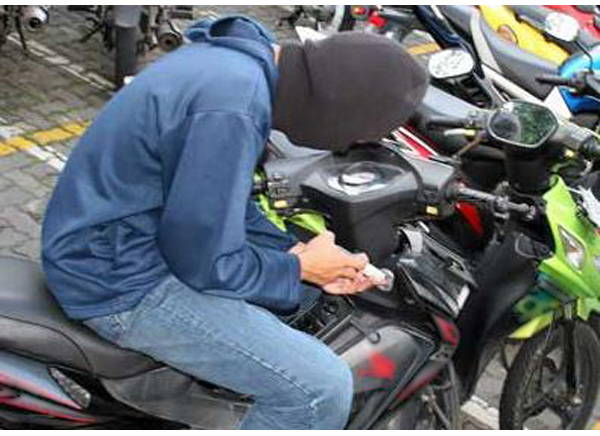 Ilustrasi Maling Motor lagi