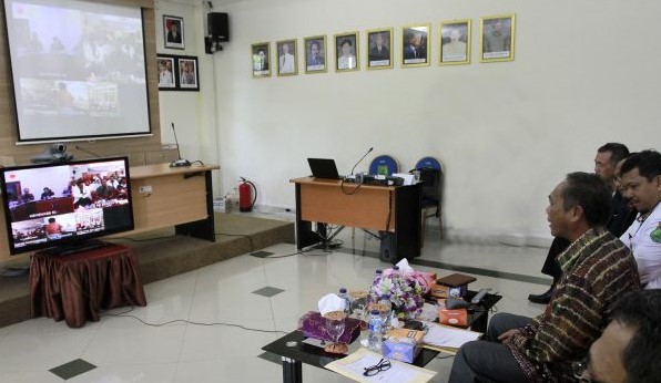 Sekda Melakukan Confre