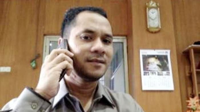 komisioner-kpu-sumsel-ahmad-naafi-telepong