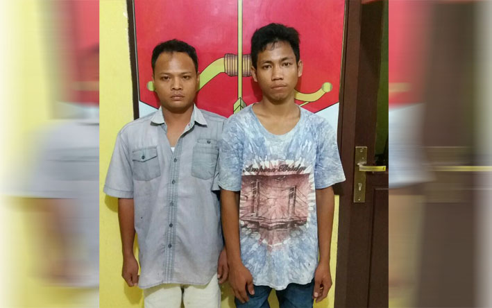 Kedua Pelaku setelah diamankan di Mapolsek Talang Ubi