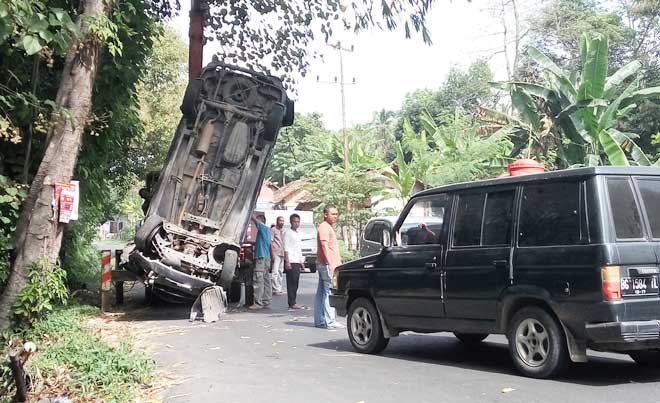 Evakuasi-Mobil