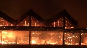 Gedung terminal-bandara-Sultan Hasanuddin terbakar_makassarterkinicom