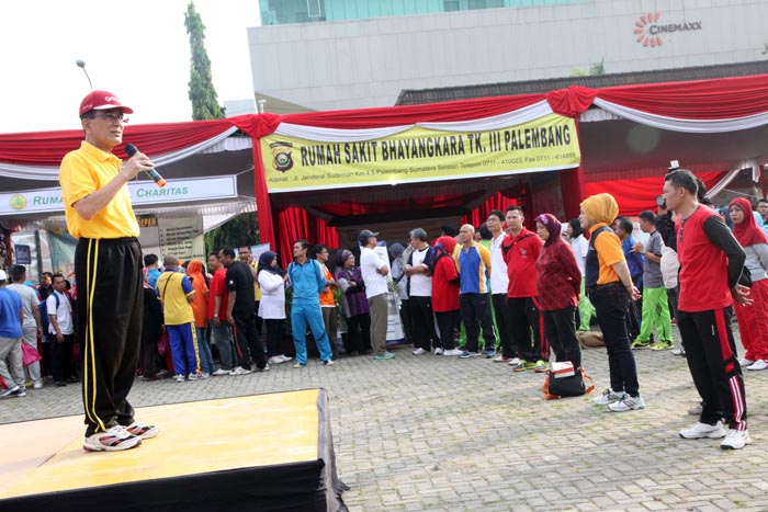 HUT RI