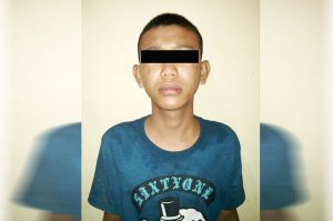 Pelajar Curi Ponsel