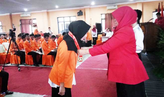 Pengalungan-Gardon-oleh-dek