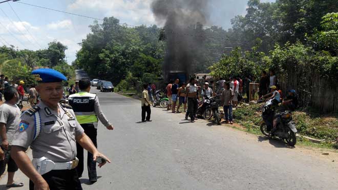 suasana-dibakarnya-angbara
