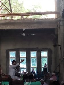 Ustad Ahmad Al-Habsy memberikan tausyiah dalam kegiatan tabligh akbar yang dipusatkan di Masjid Istiqlal Gandaria Kota Pangkalpinang, Provinsi Bangka Belitung, Sabtu (3/9).
