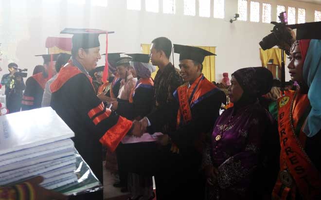 wisuda-unbara