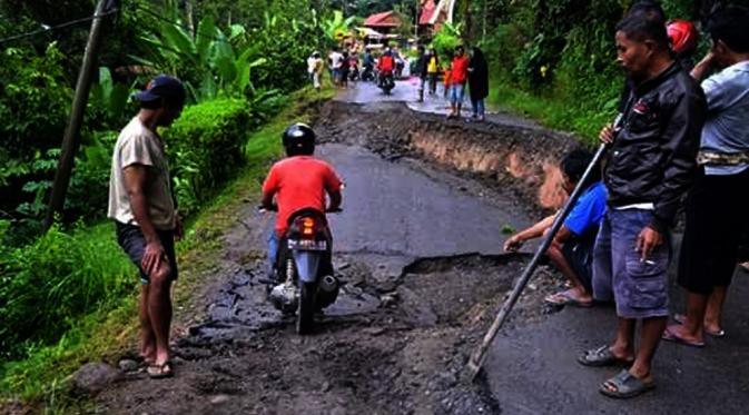 063338000_1477657401-20161028-longsor-tana_toraja-sulsel