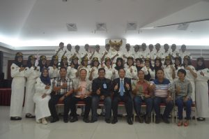 Peserta wawasan kebangsaan dari Kabupaten Penukal Abab Lematang Ilir (PALI) berfoto usai disambut Kedutaan Besar Republik Indonesia (KBRI) untuk Malaysia di Kuala Lumpur, Rabu (5/10/2016).