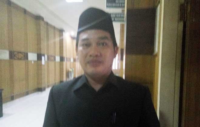 ketua-komisi-1-dprd-oku-yop