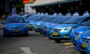 mobil-taksi-blue-bird