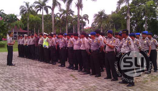 polisi-berjaga
