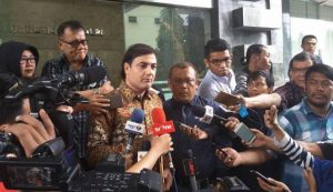 583277e75cd6c-ketua-pengusaha-indonesia-muda-sam-aliano-melaporkan-ahok-ke-bareskrim-polri_663_382