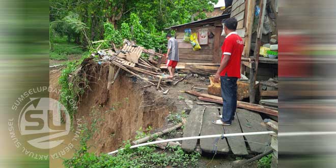 rumah-longsor