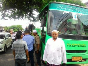 Bus peserta aksi FPI Sumsel