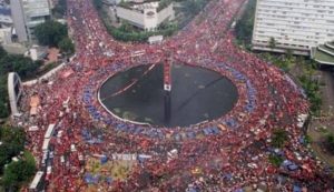 foto-kampanye-pdip-tahun-1999_reuters