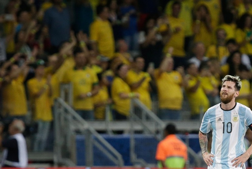 reaksi-kapten-timnas-argentina-lionel-messi-pada-laga-kualifkasi-_161111165557-249