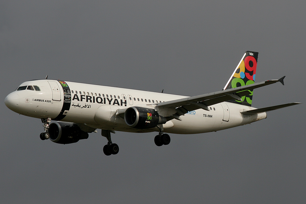Afriqiyah_Airways_A320_am_Flughafen_von_Brüssel