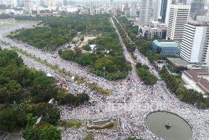 lautan manusia dalam aksi 212 (republika)