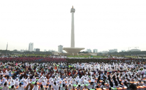 Umat Islam berkumpul di Monas