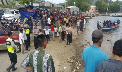 suasana-penggerebekan-empat-terduga-teroris-yang-bersembunyi-di-kolam-_161225172556-354