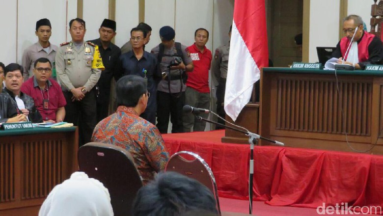 Sidang ke-8 Ahok