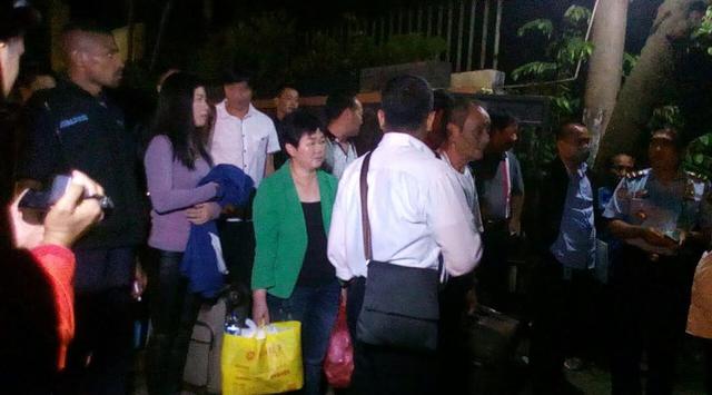 TKA Tiongkok saat akan didepotasi