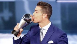 cristiano-ronaldo-menerima-penghargaan_reuters_ruben sprich
