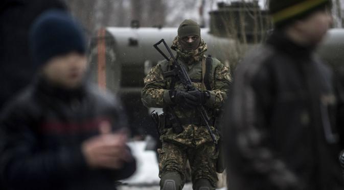 065097200_1486272935-Ukraine_Hand