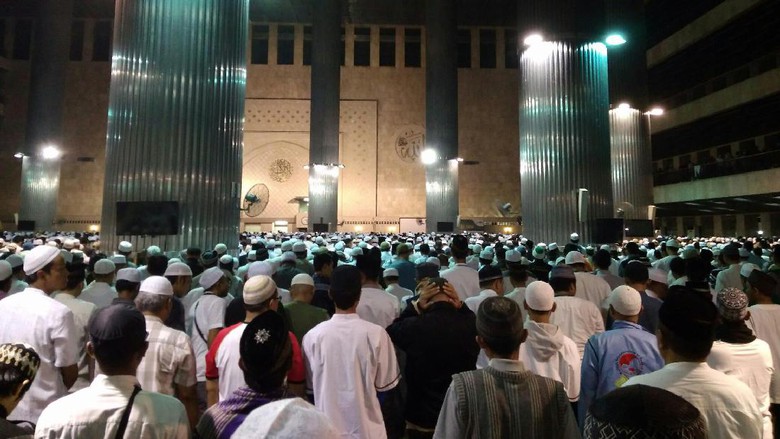 Jamaah padati Masjid Istiqlal _detikcom_KanvinoAhmadRizqi