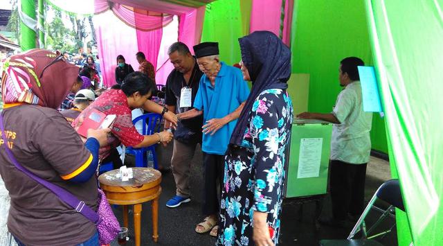 Suasana pemungutan suara ulang di TPS 001 Utan Panjang Kemayoran