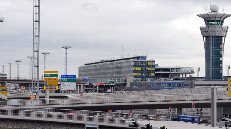 Bandara Orly di Paris