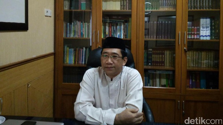 Sekretaris Takmir Masjid Al Azhar Zainul Arifin