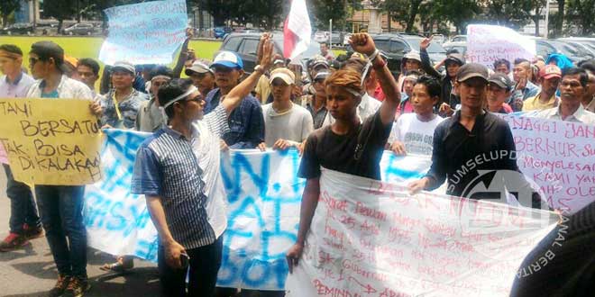 Suasana-Saat-Aksi-Unjukrasa