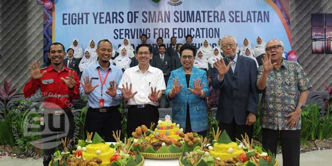 Suasana-potong-tumpeng-peri
