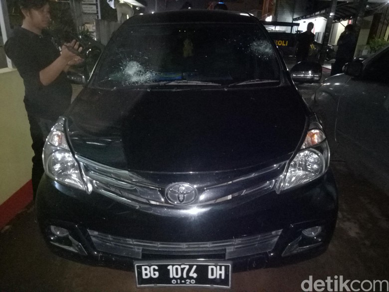 Taksi Online yang menjadi sasaran amuk massa