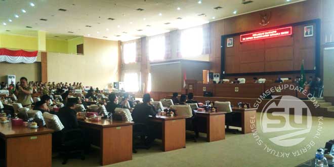 suasana-sidang-paripurna