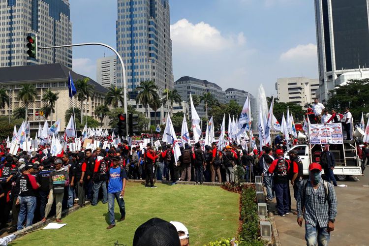 Buruh yang mengikuti aksi May Day