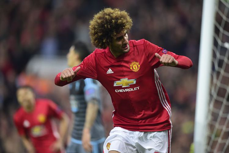 Gelandang MU Marouane Fellaini