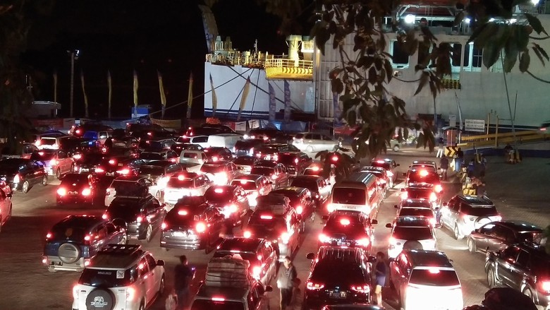 Kemacetan di Pelabuhan Merak