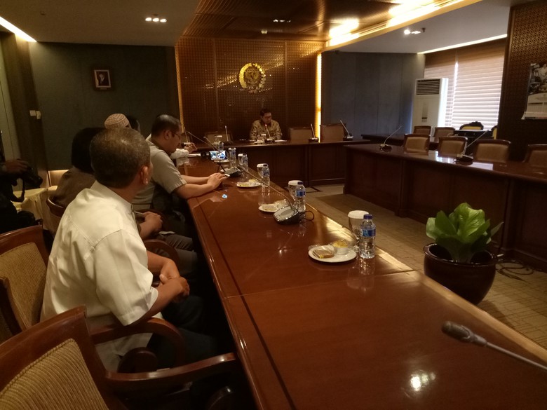 Perwakilan HTI saat menemui Fadli Zon di DPR RI