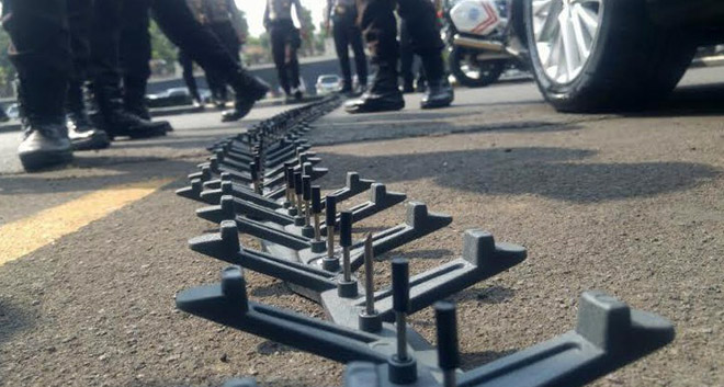 Road Blocker - alat pengempis ban motor